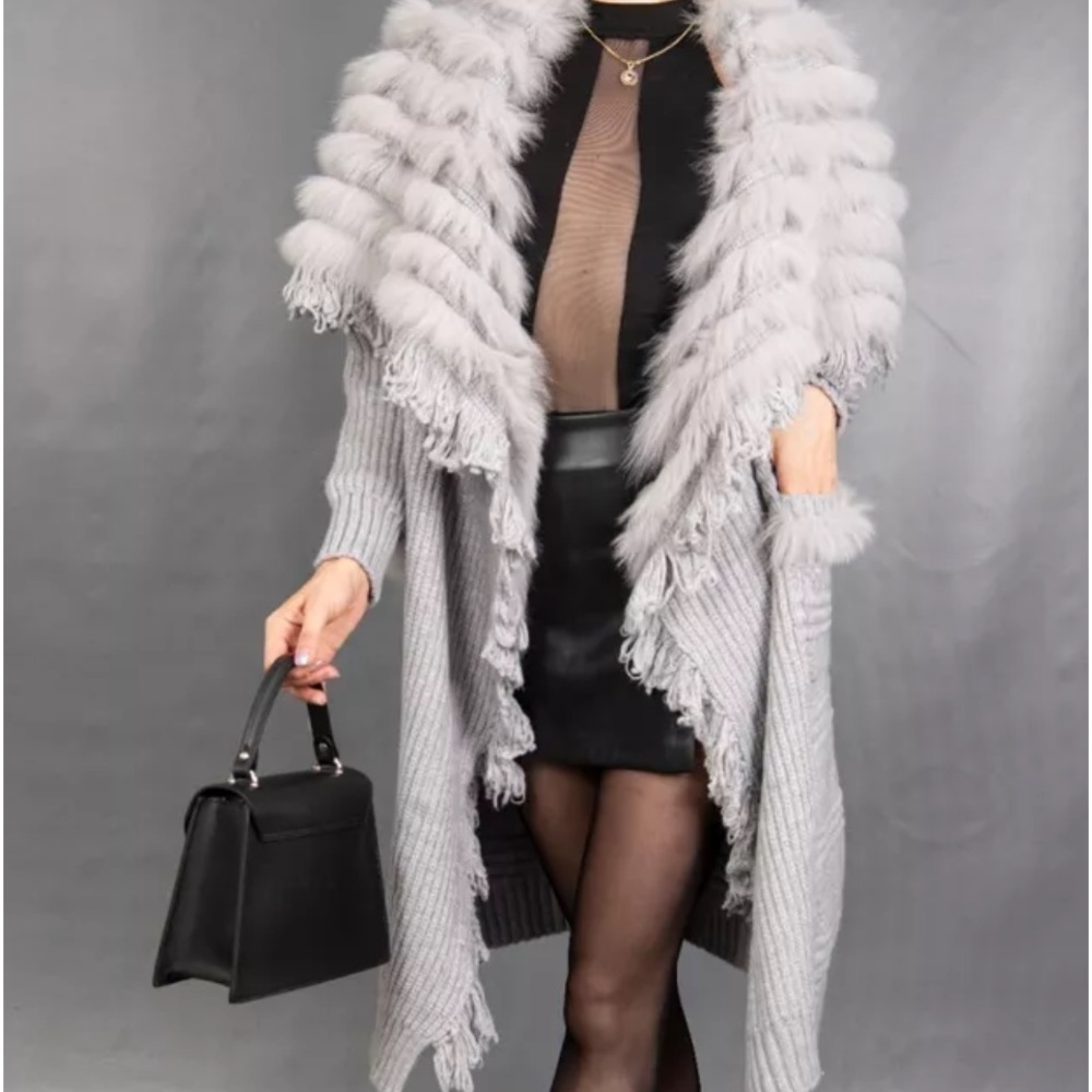 Elegant Gray Fur-Trimmed Cardigan